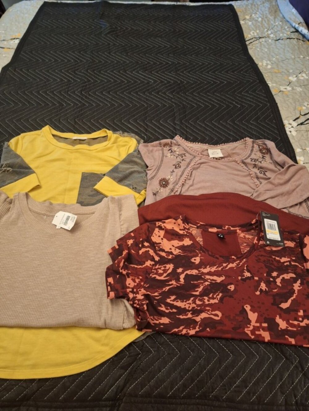 Women’s Tops Lot of 4 Assorted Casual T-Shirts & Waffle Knit Thermal Shirts